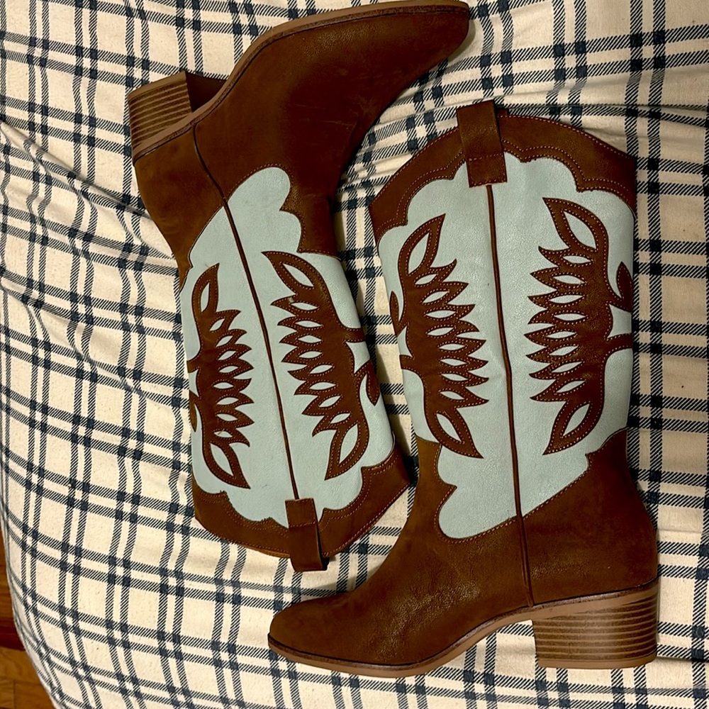Brand new pioneer woman cowgirl boots women’s sz 9